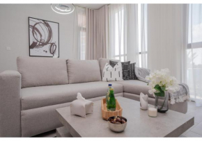 Modern 1BR Apt Noor 1 with Serene Outlook by Vibel